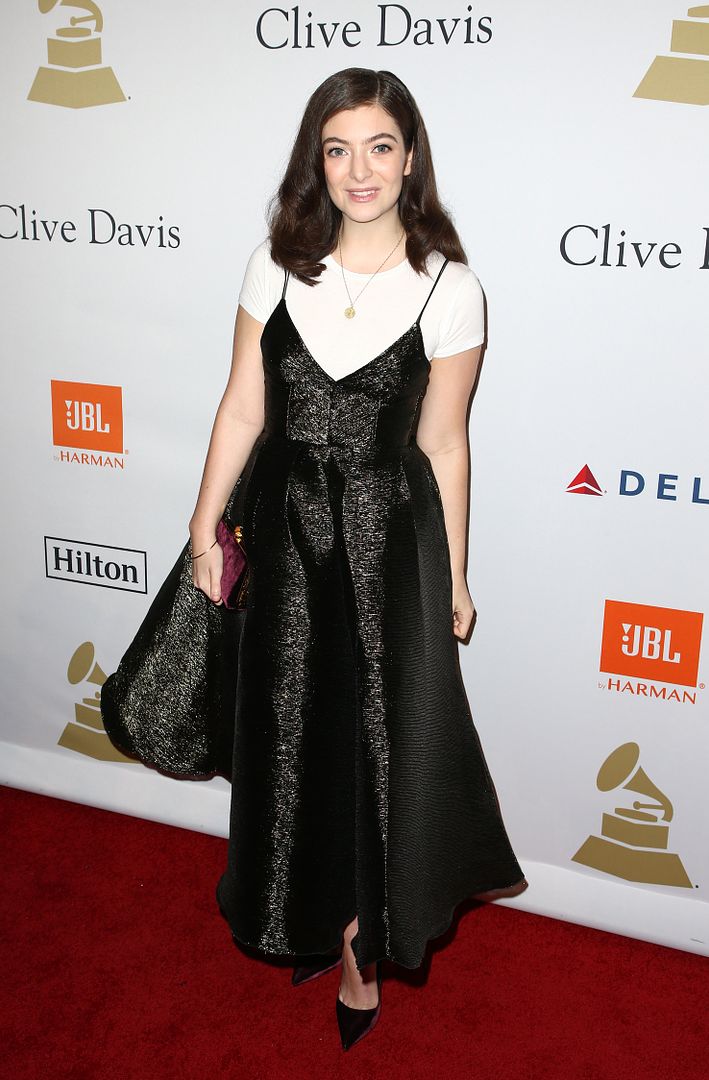 Пре-пати «Грэмми» photo lorde-clive-davis-pregrammy-party-in-los-angeles-february-11th-2017-2_zps1d2j5udn.jpg