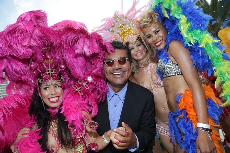 Премьера РИО 2 превратила Майами в Бразильский карнавал photo 49995--E032114A-0177_zpsf101ba64.jpg