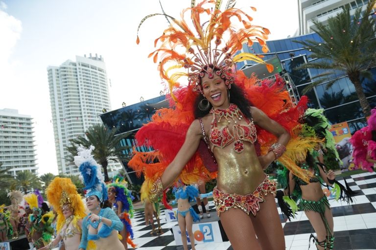 Премьера РИО 2 превратила Майами в Бразильский карнавал photo 50079--E032114A-0061_zps9e522887.jpg