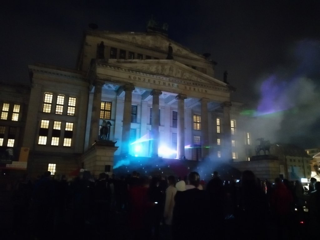 Про темное время года и светящийся Берлин 
