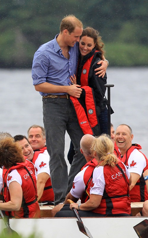 Roundhouse Birmingham - Круглый дом в Бирмингеме. Prince-William-and-Kate-Middleton-competing-in-a-dragon-boat-race-July-4-prince-william-and-kate-mid