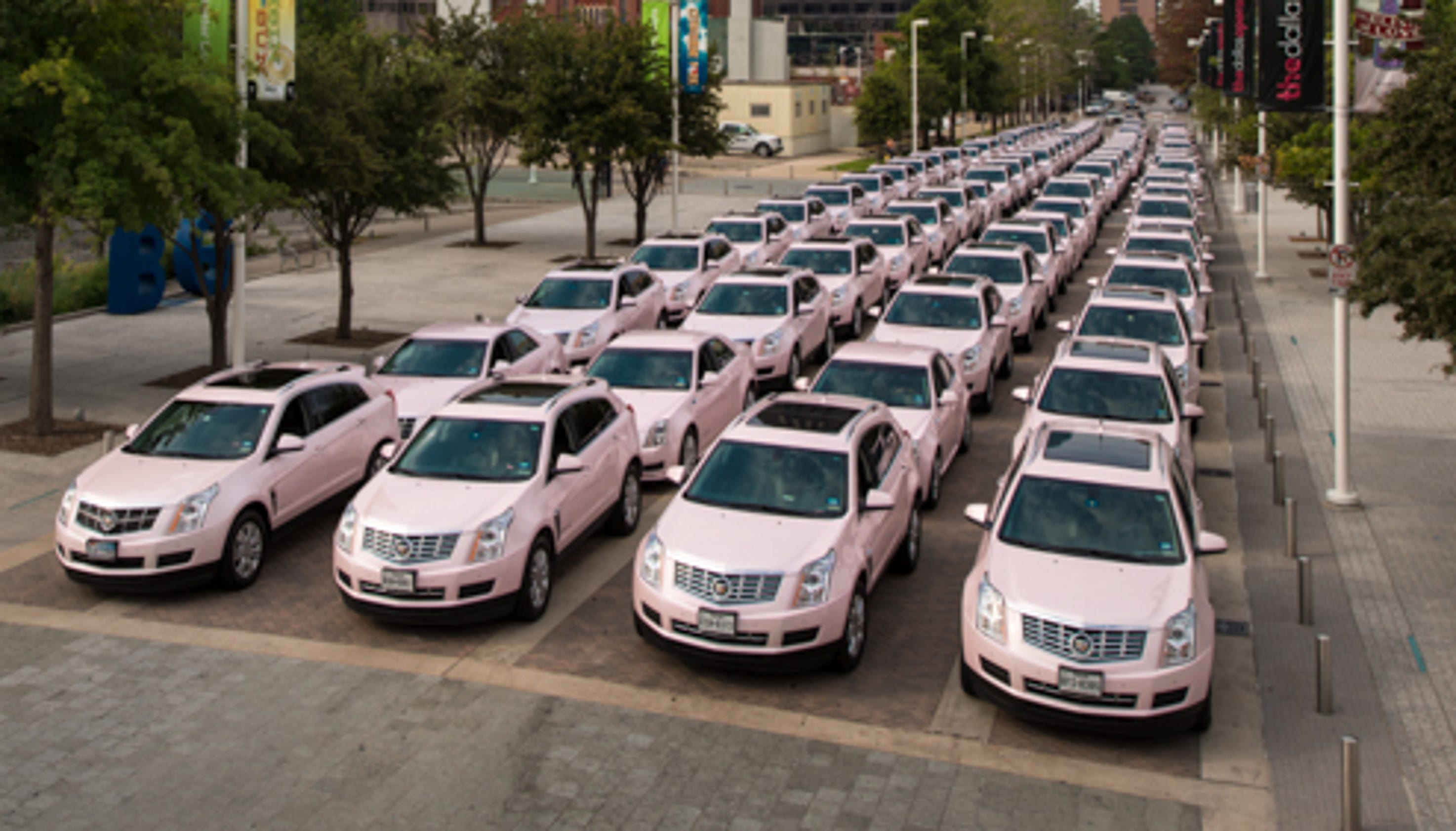 Розовый Cadillac Мэри Кей и автопарк косметической империи. 