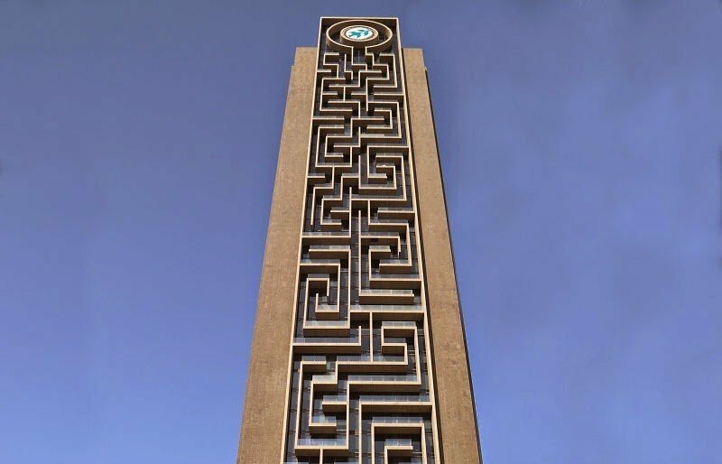 Самый большой в мире вертикальный лабиринт 