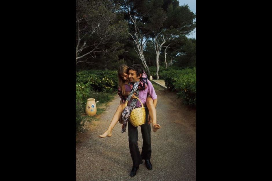 Tendre complicitÃ© pour Serge Gainsbourg et Jane Birkin, lors de la 22e Ã©dition du festival de Cannes, en mai 1969