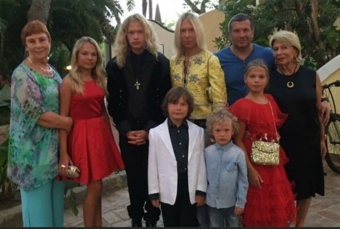Соловьев и его семья 