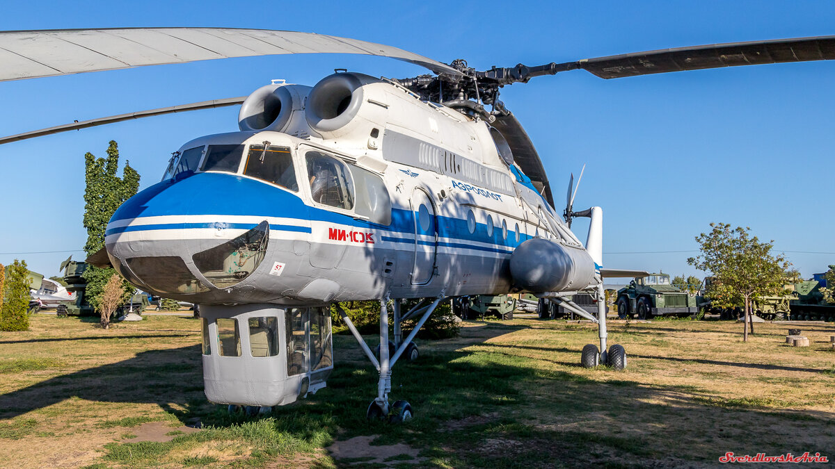 Советский вертолет для перевозки баллистических ракет 