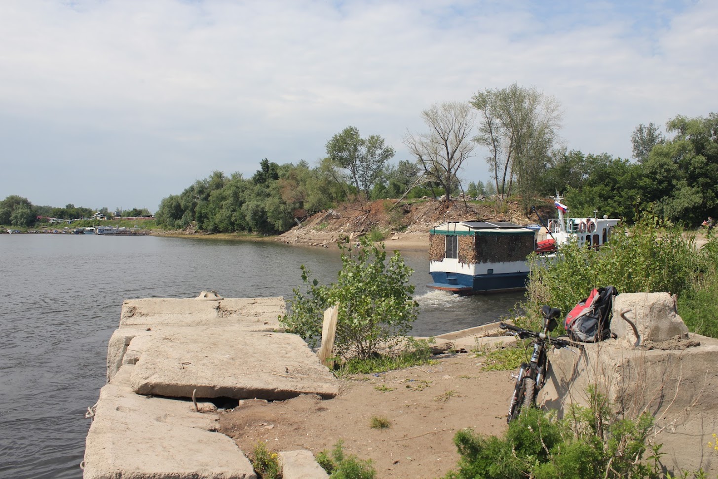 Тени былого - причал завода Тени былого - причал завода Прогресс на р. Самара