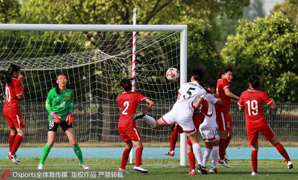 Турнир для молодежных команд игроков не старше 15 лет, (девушки) проходит в китайском Шанхае. 
