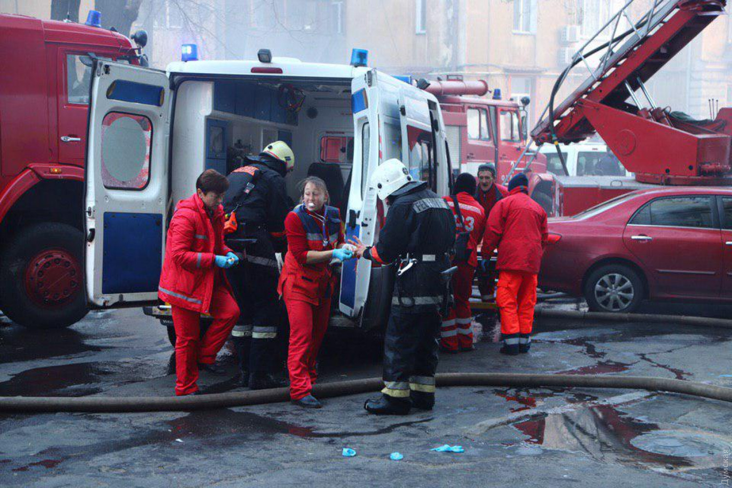 В центре Одессы серьёзный пожар с жертвами — сгорел колледж экономики и права 