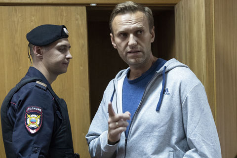 В Москве на выходе из спецприемника задержали Алексея Навального 