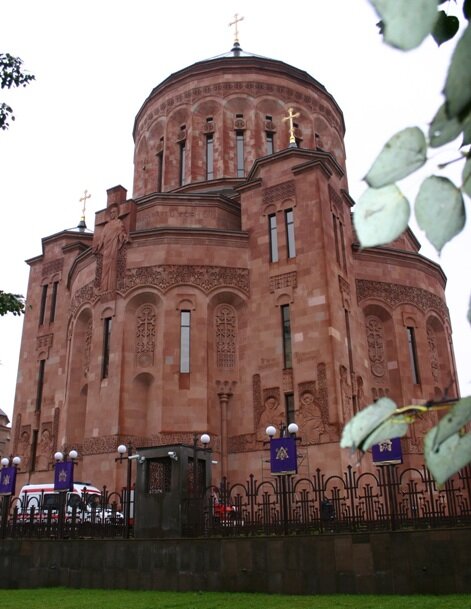 В Москве освящен самый высокий армянский храм в мире... 