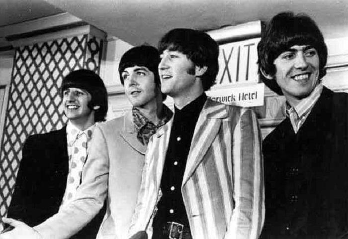 В стиле «Битлз»: Как легендарная группа повлияла на моду 1960-х годов 