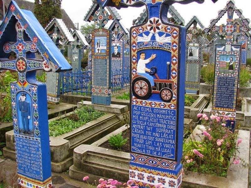 «Веселое кладбище» в Румынии 