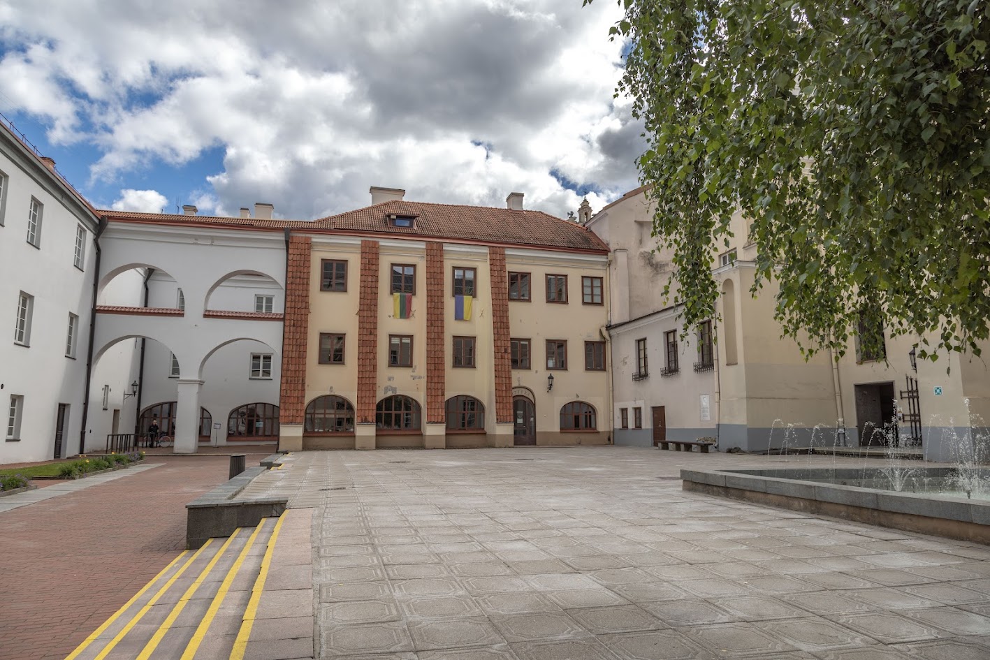 Vilnius, прогулка по центру  Vilnius, прогулка по центру