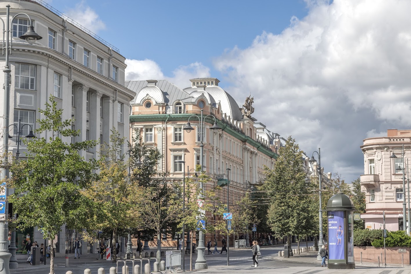 Vilnius, прогулка по центру  Vilnius, прогулка по центру