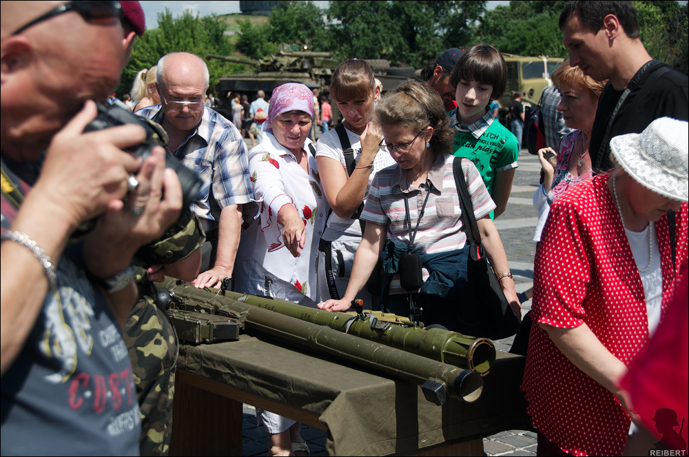  Выставка трофейной техники и вооружения в Киеве, июль 2014 года 