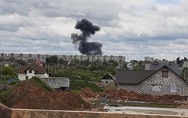 Як-130 ВВС Белоруссии упал в городе Барановичи 