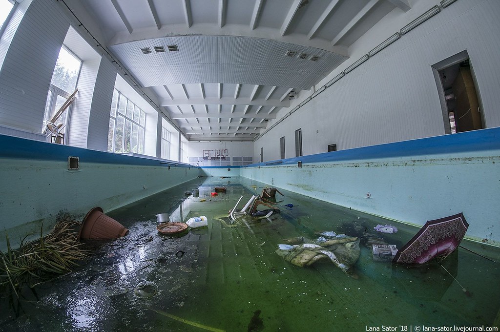 Заброшенный санаторий - утраченное советское наследие Abandoned russian sanatorium
