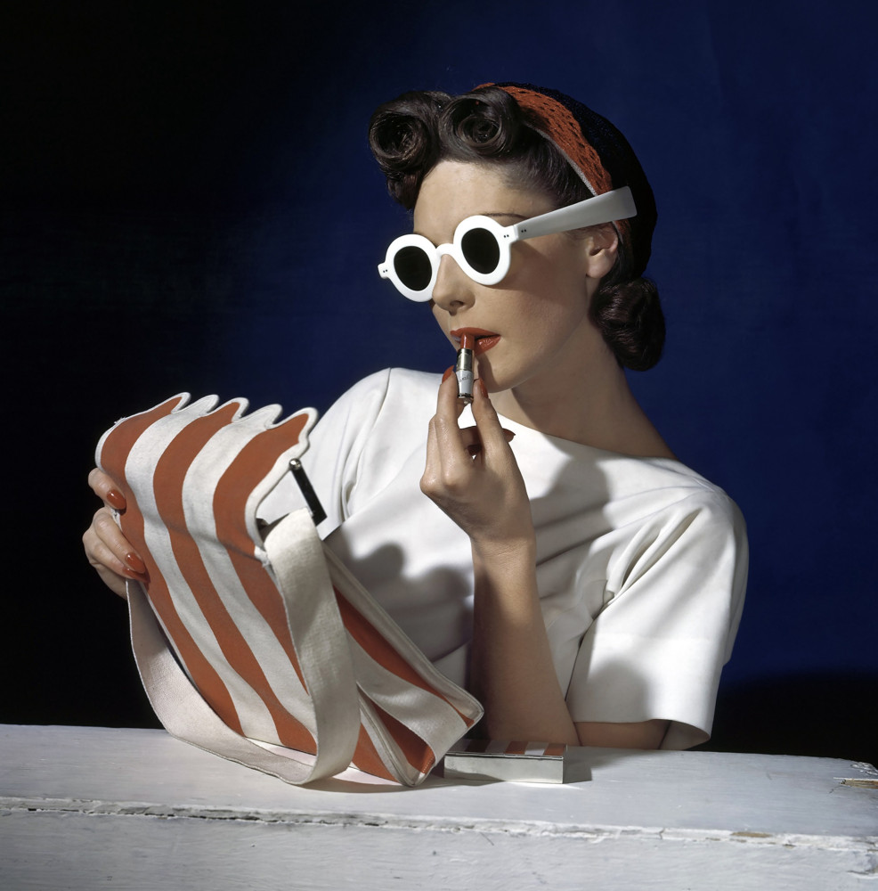 Гламурные 40-е в цвете и высоком разрешении 1939-horst-p-horst-lipstick-vogue-1939.jpg